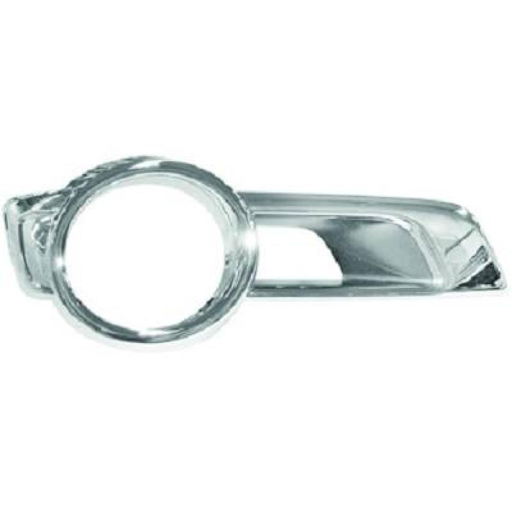 Enjoliveur, projecteur antibrouillard droite — Toyota Hilux (2012-…)